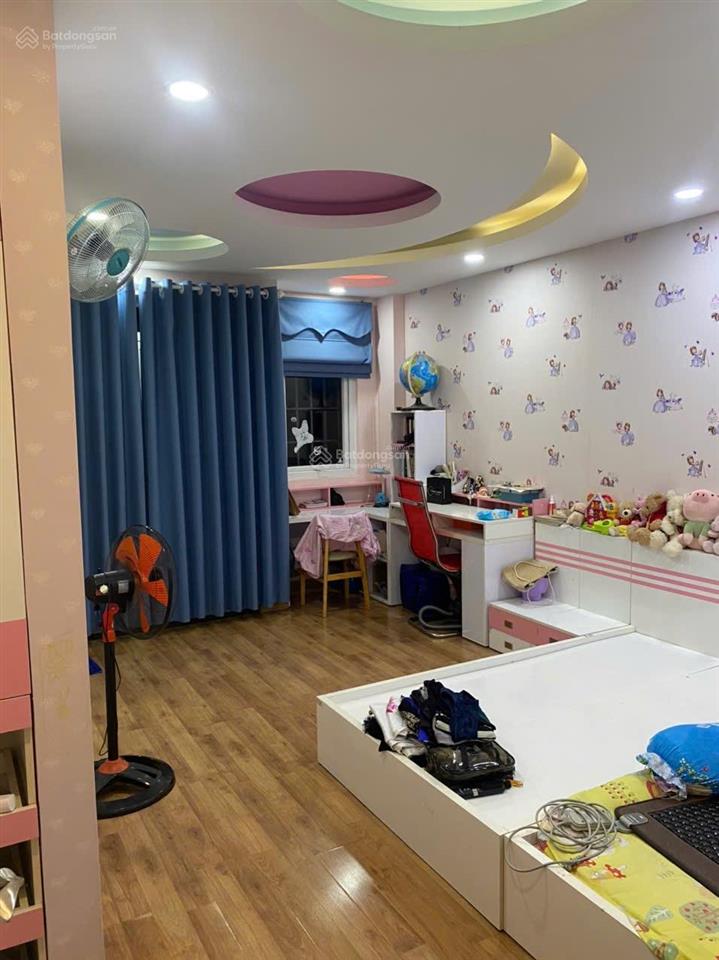 Cho thuê nhà nguyên căn 5x20m, 1 trệt, 3 lầu, 4 phòng ngủ, 4wc kdc t30  phạm hùng giá 18tr