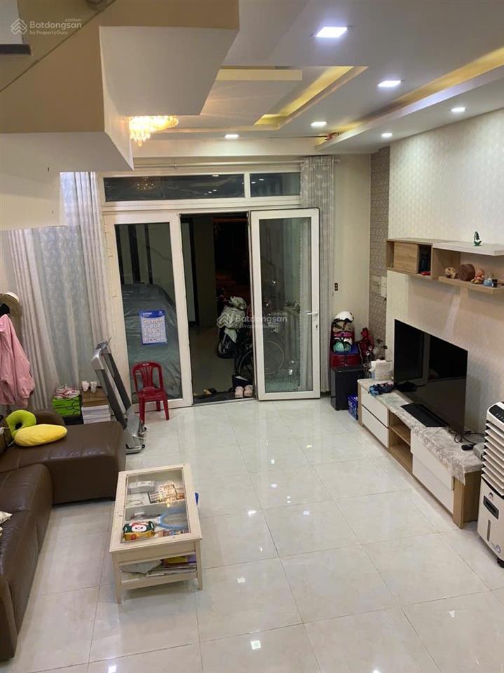 Cho thuê nhà nguyên căn 5x20m, 1 trệt, 3 lầu, 4 phòng ngủ, 4wc kdc t30  phạm hùng giá 18tr
