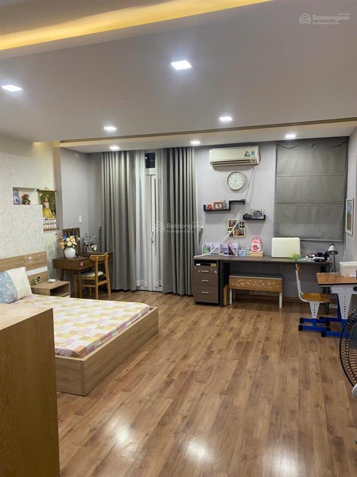 Cho thuê nhà nguyên căn 5x20m, 1 trệt, 3 lầu, 4 phòng ngủ, 4wc kdc t30  phạm hùng giá 18tr