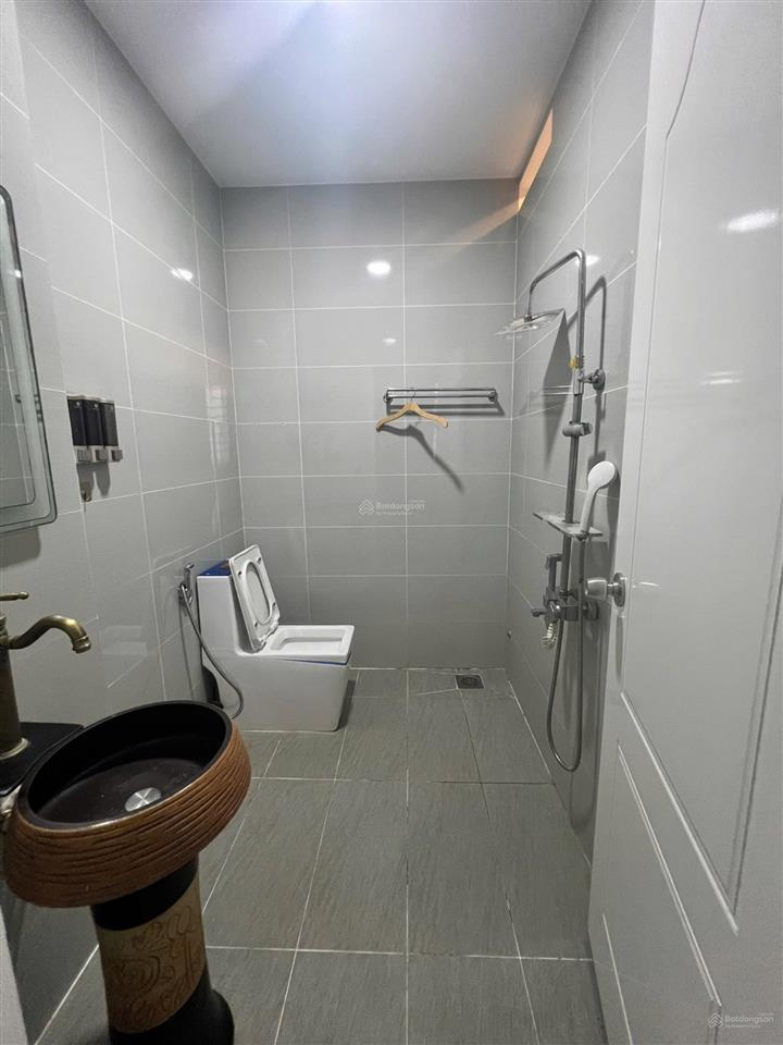 Cho thuê nhà nguyên căn 5x22m, 1 hầm ,1 trệt, 3lầu, 4 p. ngủ, 5wc kdc đại phúc  phạm hùng giá 23tr