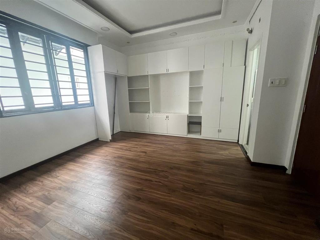 Cho thuê nhà nguyên căn 5x22m, 1 hầm ,1 trệt, 3lầu, 4 p. ngủ, 5wc kdc đại phúc  phạm hùng giá 23tr