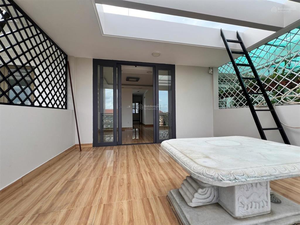 Cho thuê nhà nguyên căn 5x22m, 1 hầm ,1 trệt, 3lầu, 4 p. ngủ, 5wc kdc đại phúc  phạm hùng giá 23tr