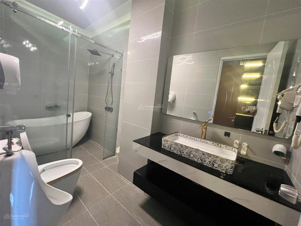Cho thuê nhà nguyên căn 5x22m, 1 hầm ,1 trệt, 3lầu, 4 p. ngủ, 5wc kdc đại phúc  phạm hùng giá 23tr