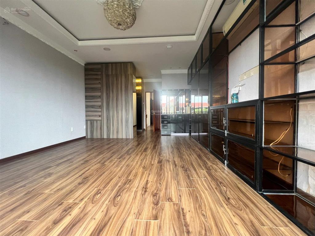 Cho thuê nhà nguyên căn 5x22m, 1 hầm ,1 trệt, 3lầu, 4 p. ngủ, 5wc kdc đại phúc  phạm hùng giá 23tr
