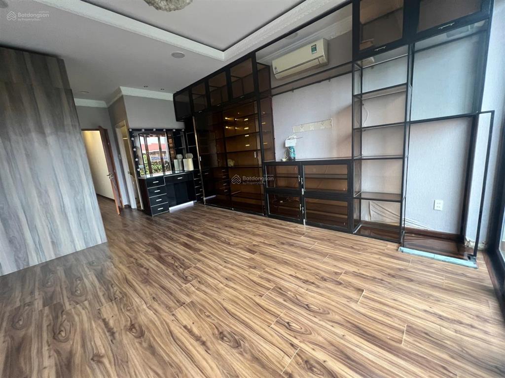 Cho thuê nhà nguyên căn 5x22m, 1 hầm ,1 trệt, 3lầu, 4 p. ngủ, 5wc kdc đại phúc  phạm hùng giá 23tr