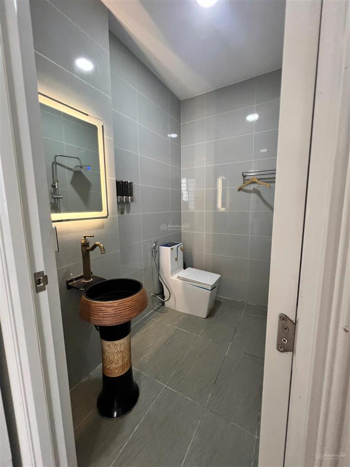 Cho thuê nhà nguyên căn 5x22m, 1 hầm ,1 trệt, 3lầu, 4 p. ngủ, 5wc kdc đại phúc  phạm hùng giá 23tr
