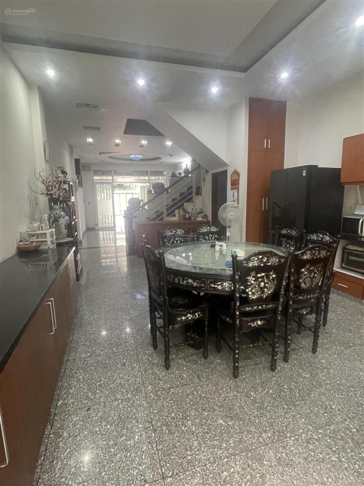 Cho thuê nhà nguyên căn 5x20m, 1 trệt, 3 lầu, 4 phòng ngủ, 4 wc kdc intresco  phạm hùng giá 20tr