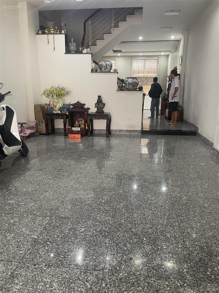 Cho thuê nhà nguyên căn 5x20m, 1 trệt, 3 lầu, 4 phòng ngủ, 4 wc kdc intresco  phạm hùng giá 20tr