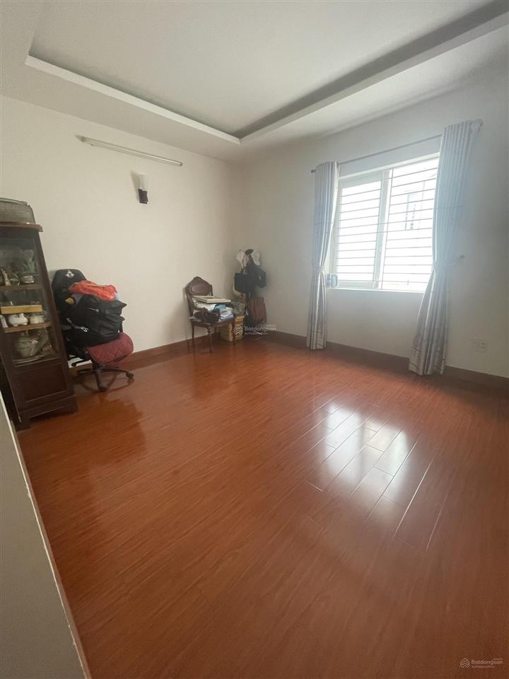 Cho thuê nhà nguyên căn 5x20m, 1 trệt, 3 lầu, 4 phòng ngủ, 4 wc kdc intresco  phạm hùng giá 20tr