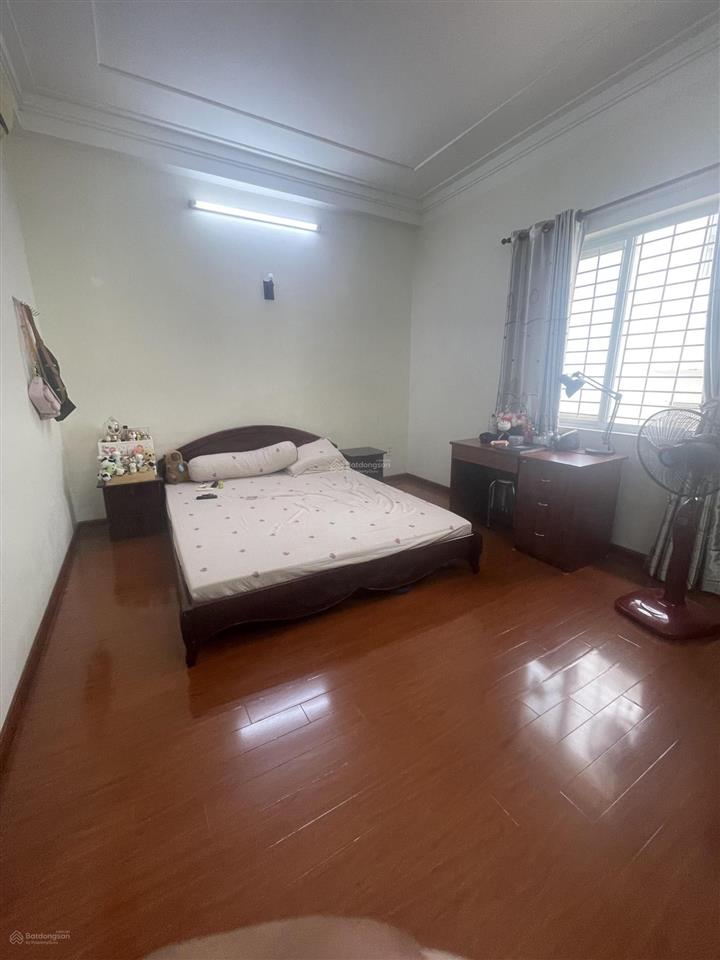 Cho thuê nhà nguyên căn 5x20m, 1 trệt, 3 lầu, 4 phòng ngủ, 4 wc kdc intresco  phạm hùng giá 20tr