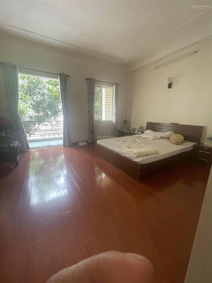 Cho thuê nhà nguyên căn 5x20m, 1 trệt, 3 lầu, 4 phòng ngủ, 4 wc kdc intresco  phạm hùng giá 20tr