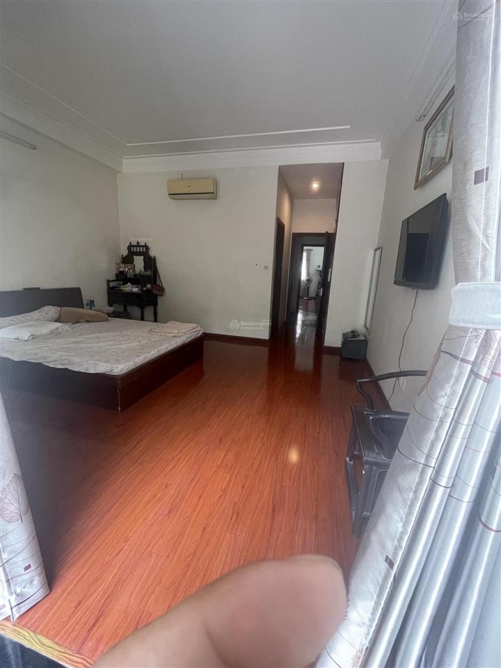 Cho thuê nhà nguyên căn 5x20m, 1 trệt, 3 lầu, 4 phòng ngủ, 4 wc kdc intresco  phạm hùng giá 20tr