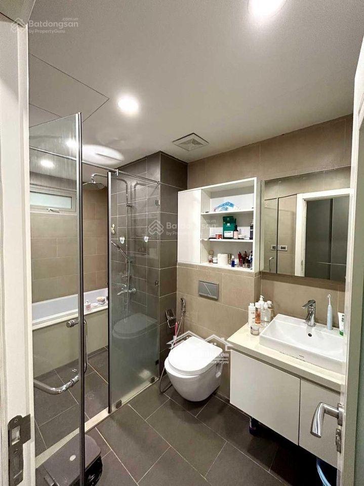 Chính chủ bán căn hộ mandarin garden 168m2 ban công đb view nội khu bể bơi giá rẻ