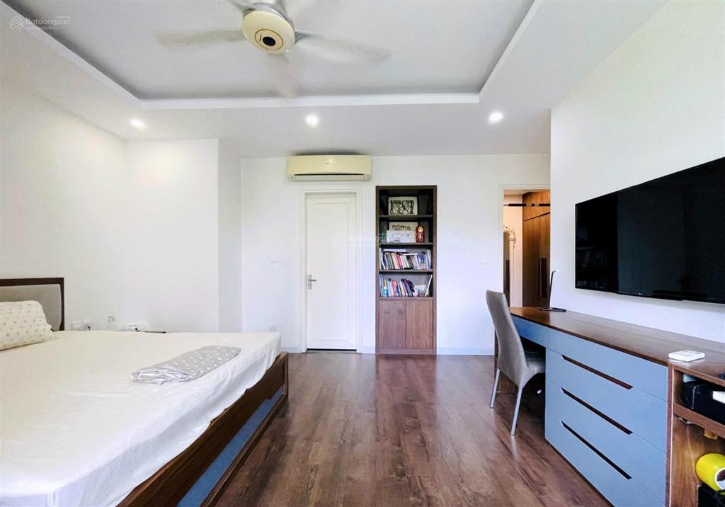Bán nhanh căn hộ mandarin hoàng minh giám, diện tích 130m ban công đn giá 12xtr/m2