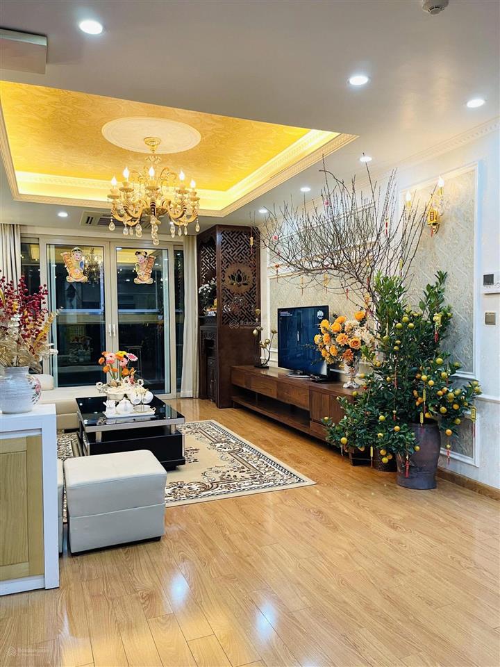 Cần bán gấp căn hộ mandarin garden diện tích 122m tầng trung full đồ, giá bán 120tr/m2