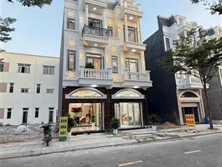 Nhà phố cao cấp dĩ an  vị trí đẹp, gần chợ & ngã tư 550