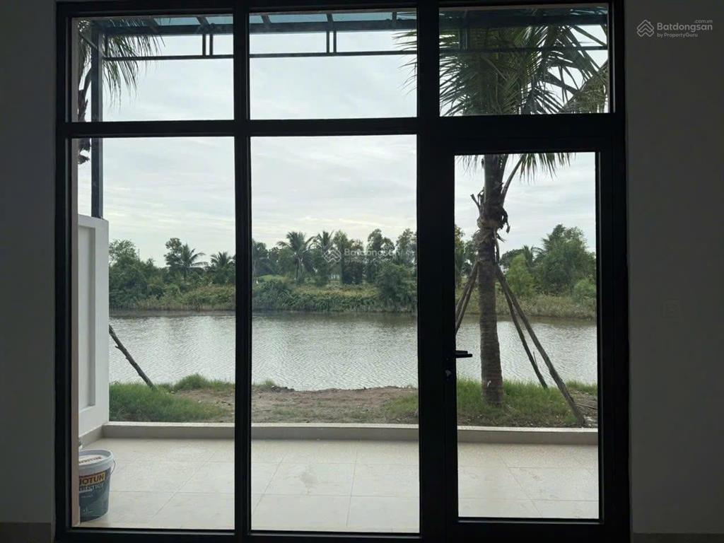 Cho thuê nguyên căn shophouse vinhomes vũ yên hải phòng. vị trí đẹp, vừa ở vừa kinh doanh.