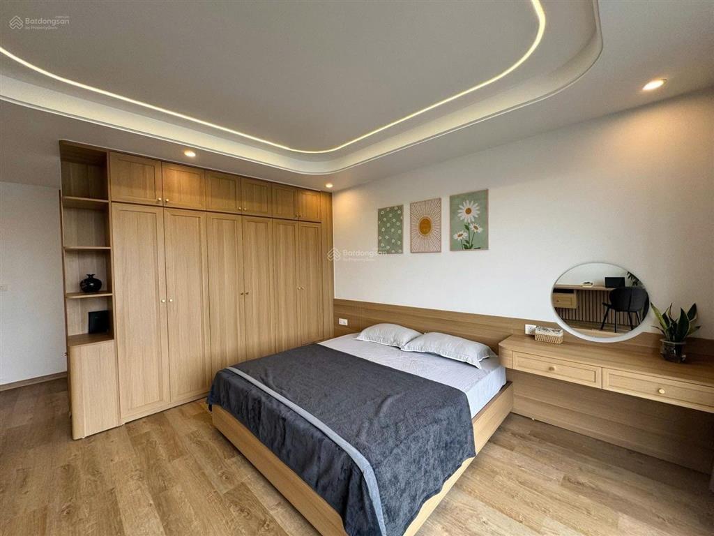 Cho thuê nguyên căn shophouse vinhomes vũ yên hải phòng. vị trí đẹp, vừa ở vừa kinh doanh.