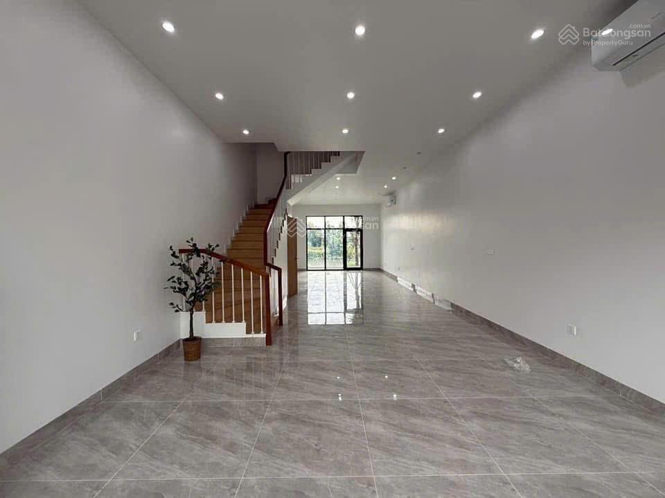Cho thuê nguyên căn shophouse vinhomes vũ yên hải phòng. vị trí đẹp, vừa ở vừa kinh doanh.