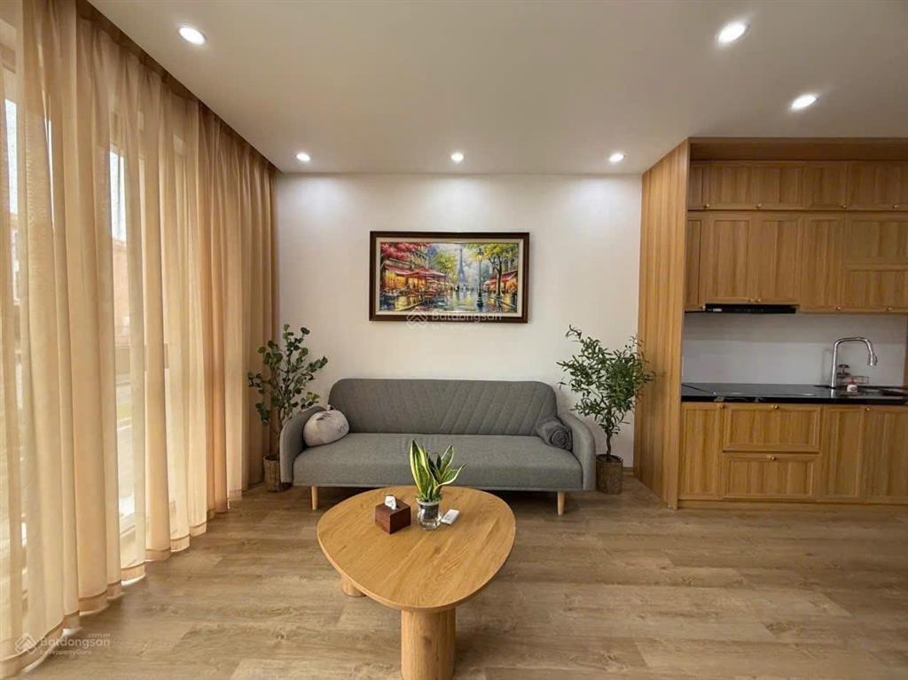 Cho thuê nguyên căn shophouse vinhomes vũ yên hải phòng. vị trí đẹp, vừa ở vừa kinh doanh.