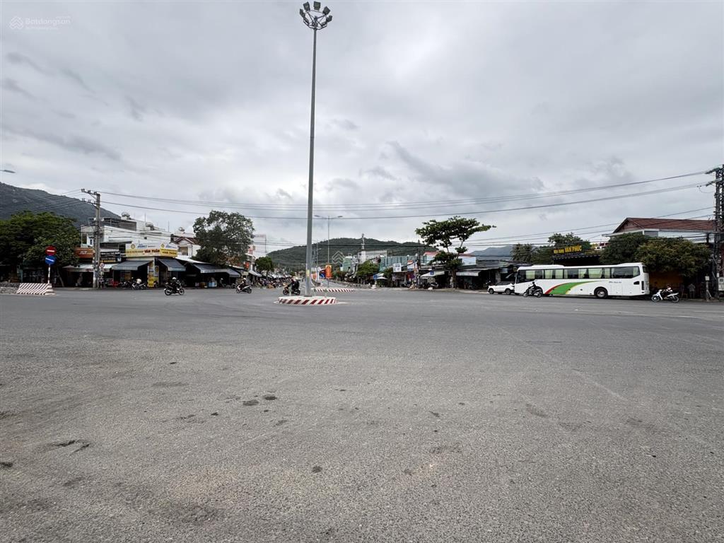 Bán lô đất đẹp phước đồng(phường nam nha trang), dt 240m2(full thổ).  0938 161 ***