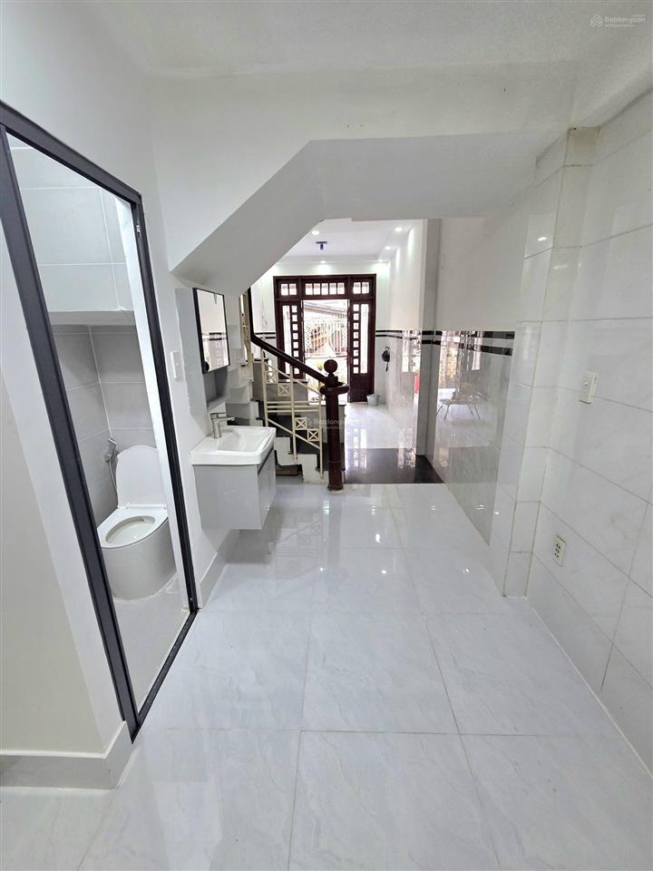 (hoa hồng 70tr) bán nhà chính chủ 4 tầng  5pn  4wc tiện làm căn hộ ở thích quảng đức p5 phú nhuận