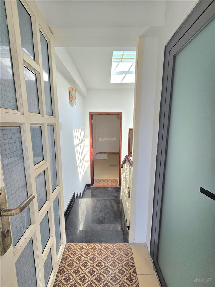 (hoa hồng 70tr) bán nhà chính chủ 4 tầng  5pn  4wc tiện làm căn hộ ở thích quảng đức p5 phú nhuận