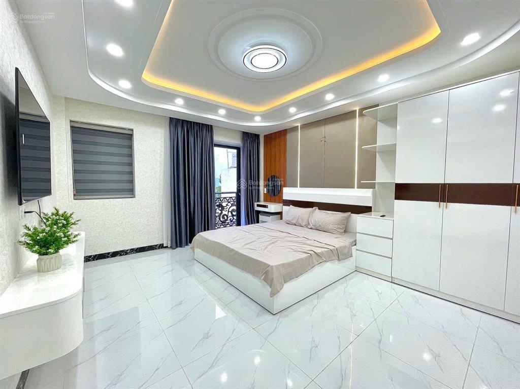 Giảm 400tr cần bán nhà 5 tầng xây mới 100% thích quảng đức p4 phú nhuận thông đường số 7 p3 gv