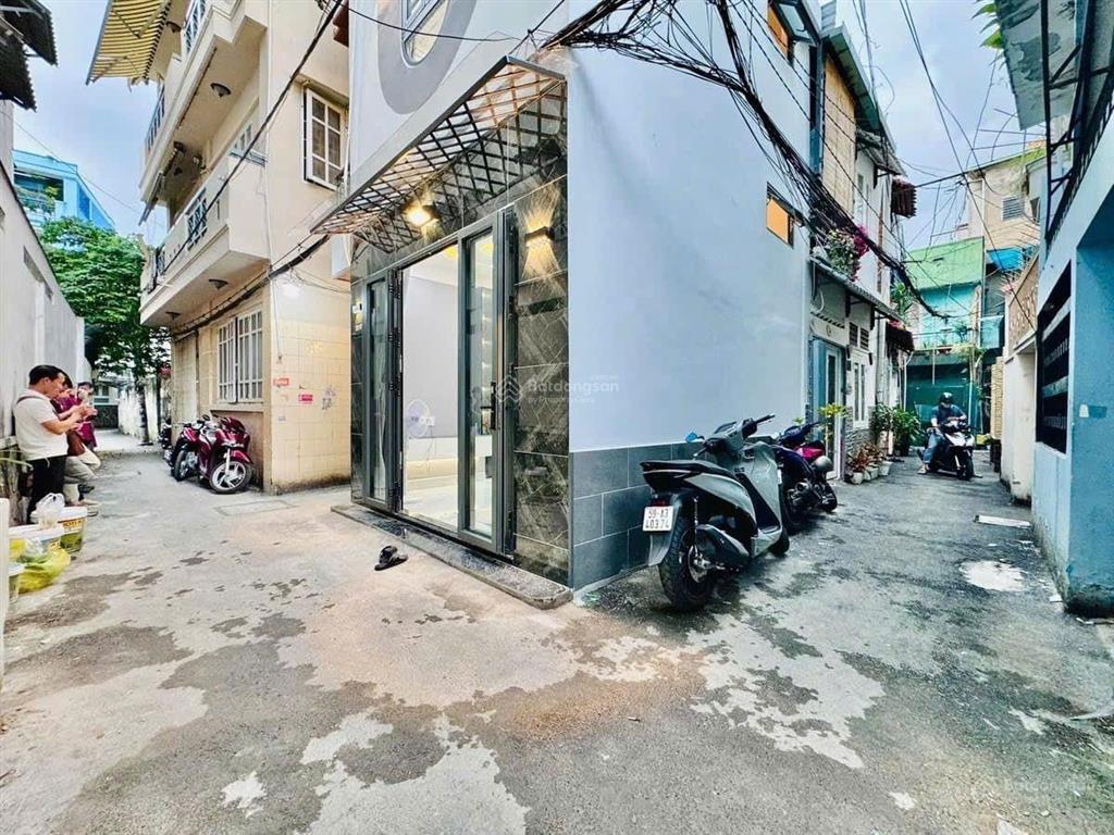 Bán căn góc 3 tầng sát hẻm xe hơi 207/ nguyễn văn đậu p. bình lợi trung