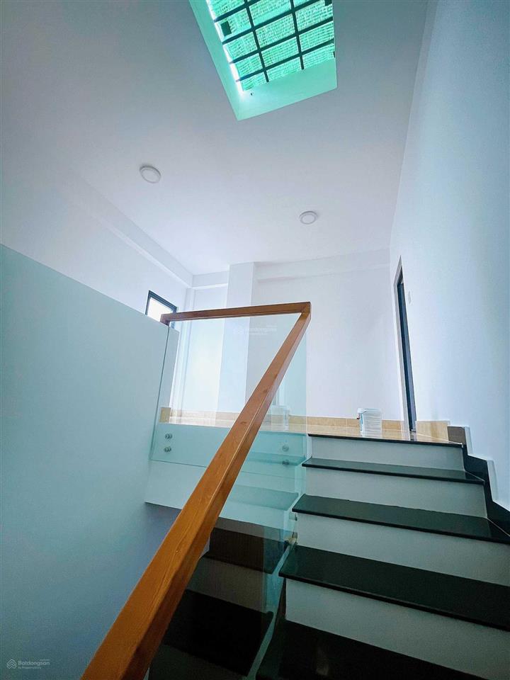 Chính chủ bán nhà mặt tiền, dt 80m2, 5 pn, five star eco city