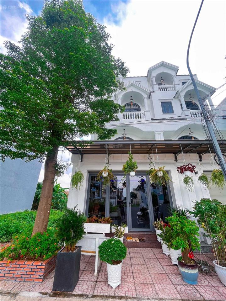 Chính chủ bán nhà mặt tiền, dt 80m2, 5 pn, five star eco city