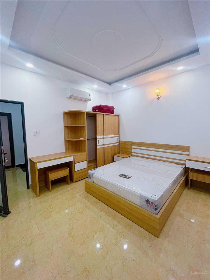Chính chủ bán nhà mặt tiền, dt 80m2, 5 pn, five star eco city