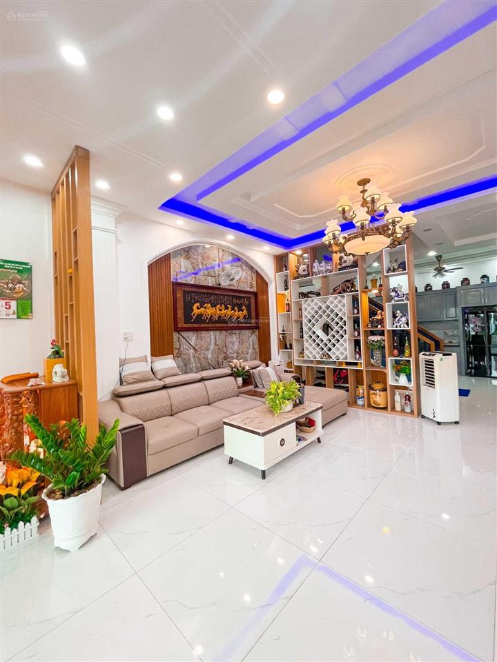 Chính chủ bán nhà mặt tiền, dt 80m2, 5 pn, five star eco city
