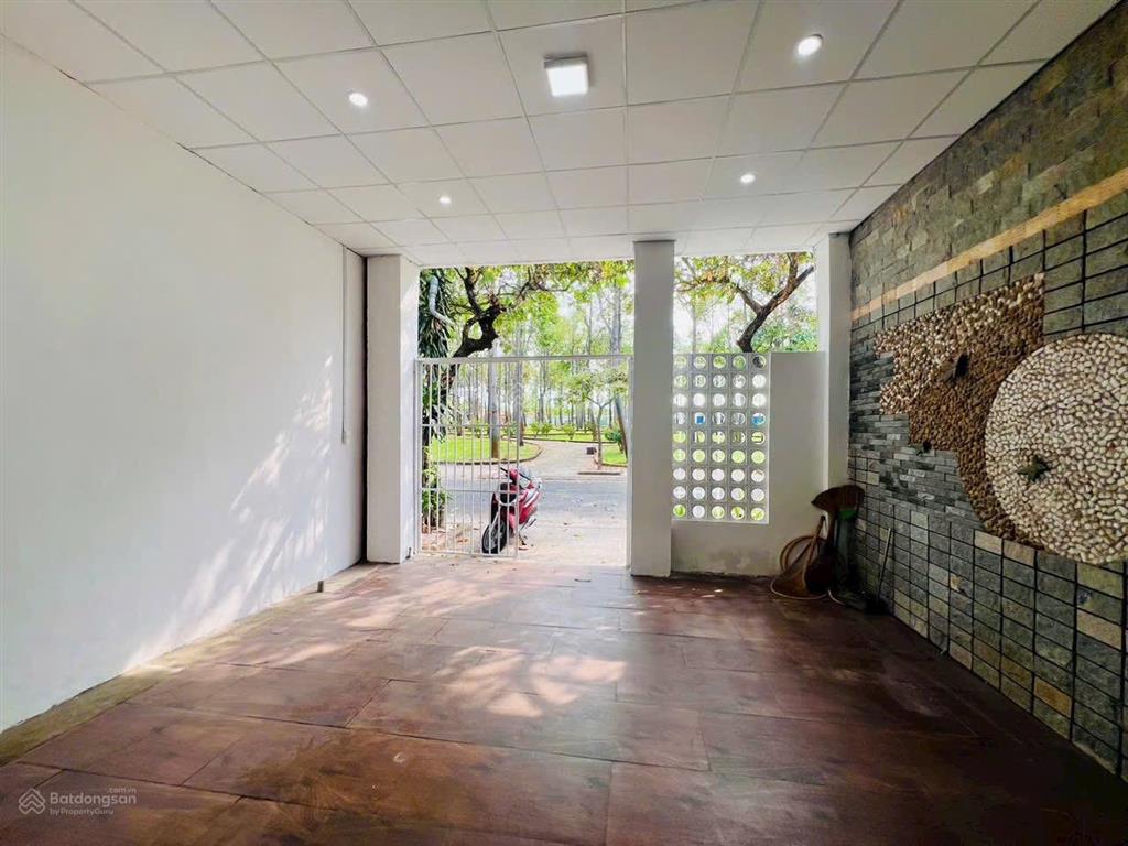 Bán nhà view công viên phố đi bộ tp bà rịa đường nguyễn thành long, 6 tỷ
