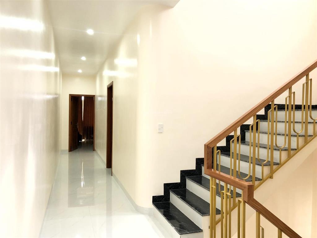 Bán nhà mới xây 1 trệt 2 lầu sân ô tô đường chu văn an, tp bà rịa
