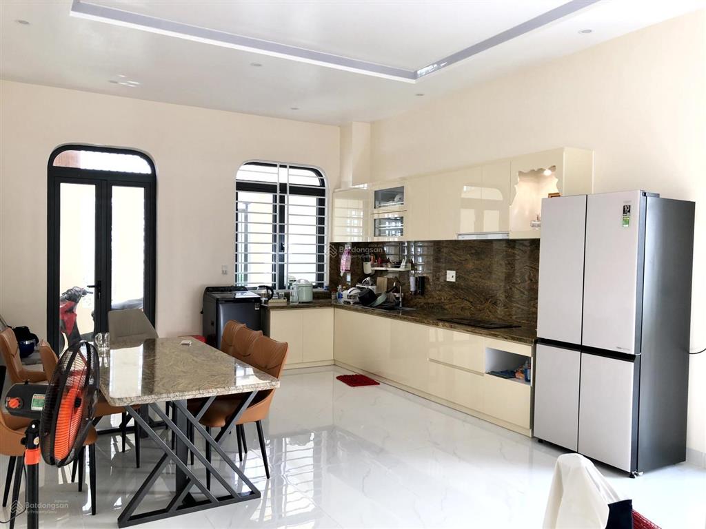 Bán nhà mới xây 1 trệt 2 lầu sân ô tô đường chu văn an, tp bà rịa