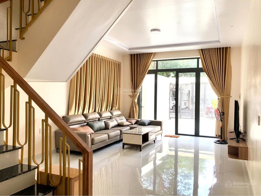 Bán nhà mới xây 1 trệt 2 lầu sân ô tô đường chu văn an, tp bà rịa