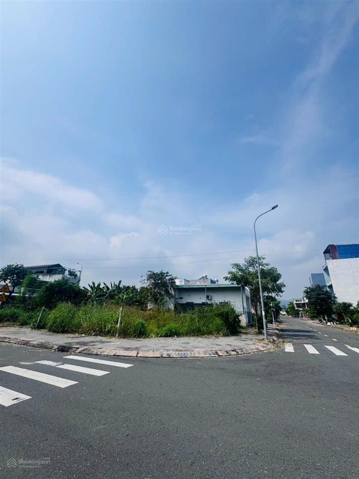 Bán lô góc 2 mặt tiền khu hưng việt long tâm