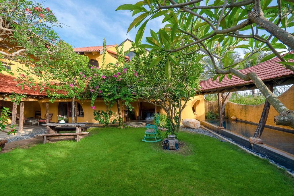 Lô đất mặt tiền 17m gần biển và gần cảng bắc vàn