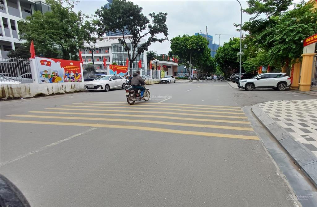 Bán đất phố an dương vương, tây hồ đường ô tô 150m mặt tiền 7m giá 23.5 tỷ