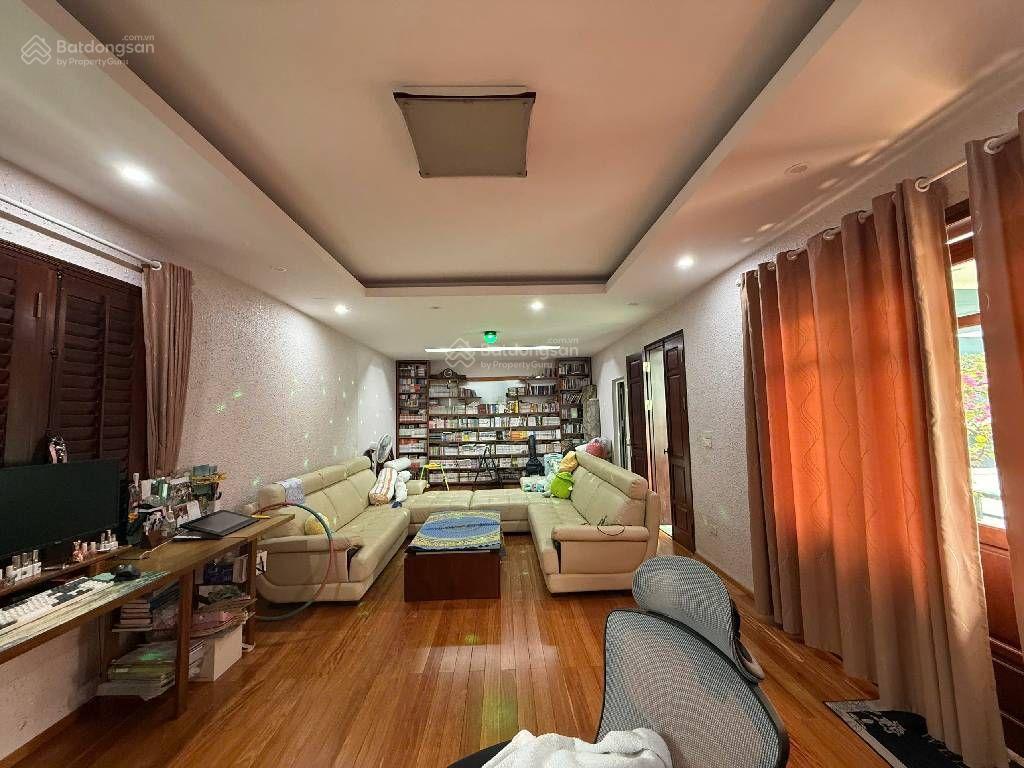 Hơn 60 tỷ sở hữu nhà tầng tây hồ 280m2, mt 15m đường ô tô tránh cách hồ tây 100m