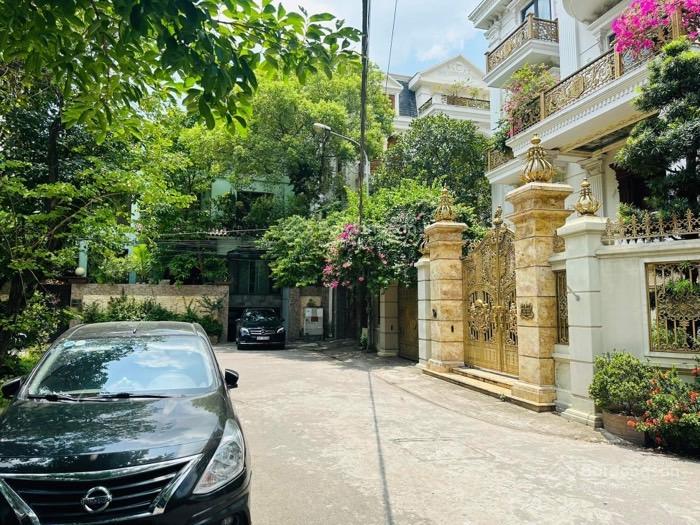 Bán biệt thự vườn đào lạc long quân 5 tầng thang máy, 235m2, mặt tiền 15m, giá hơn 140 tỷ