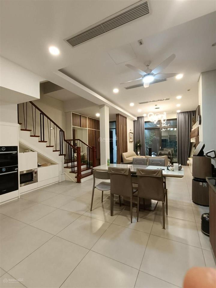 Bán biệt thự starlake tây hồ tây 4 tầng 135m2 mặt tiền 6m, 2 mặt tiền thoáng trước sau