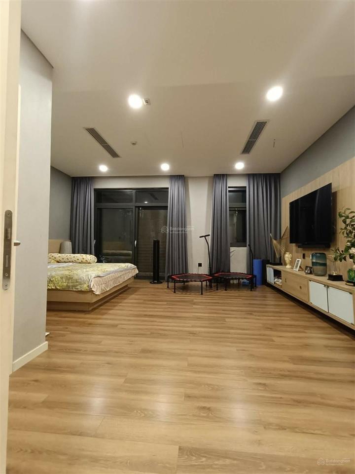 Bán biệt thự starlake tây hồ tây 4 tầng 135m2 mặt tiền 6m, 2 mặt tiền thoáng trước sau