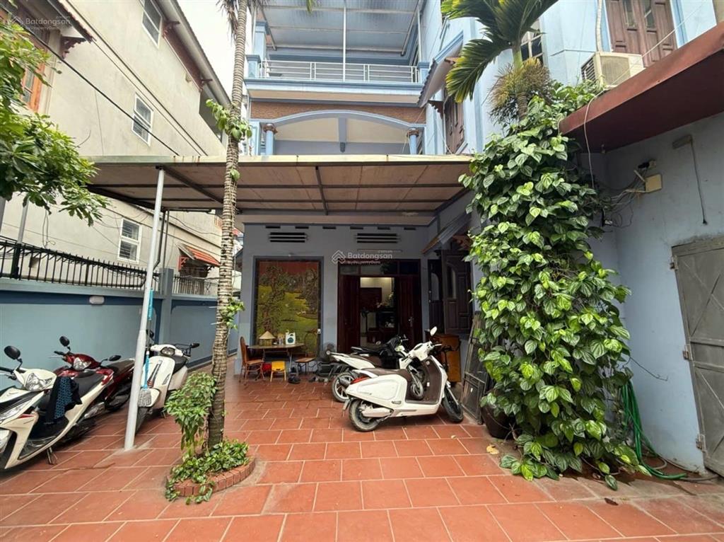 Bán biệt thự sân vườn phú thượng 210m2, mặt tiền 11m lô góc giá nhỉnh 39 tỷ