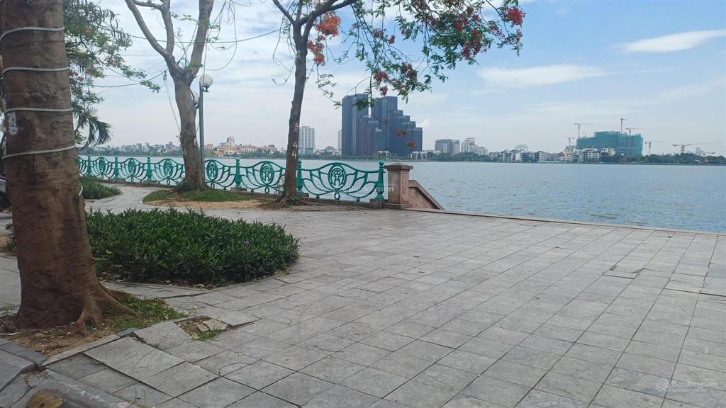 Bán nhà mặt phố lạc long quân, tây hồ, 90m2 mặt tiền 9m giá hơn 50 tỷ