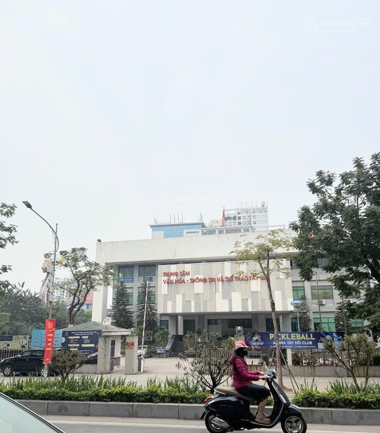 Bán nhà mặt phố lạc long quân, tây hồ, 90m2 mặt tiền 9m giá hơn 50 tỷ