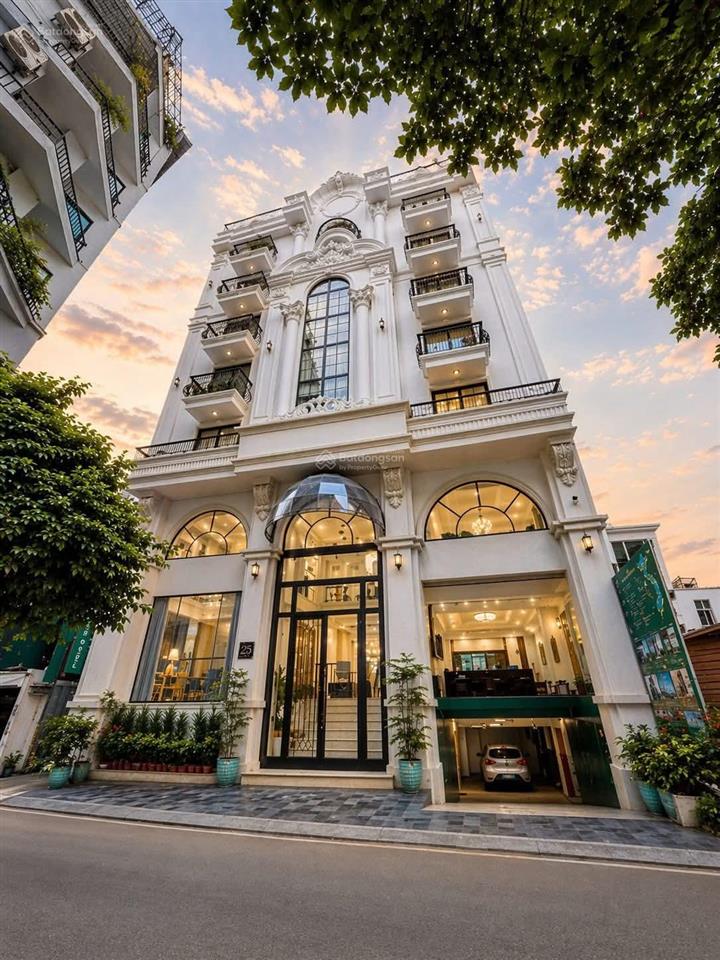 Bán tòa căn hộ cho thuê phố lạc long quân 9 tầng 110m mt 8m giá 35 tỷ