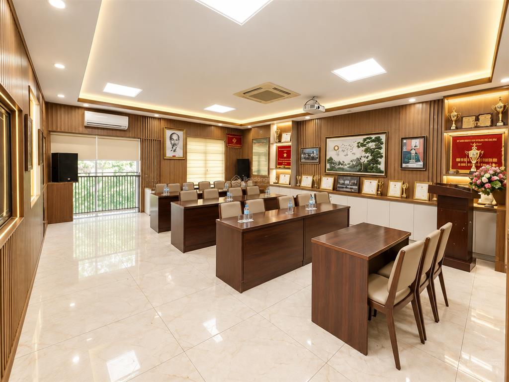 Mặt phố kinh doanh 9 tầng lô góc 115m, 2 mặt tiền cực thoáng giá hơn 50 tỷ