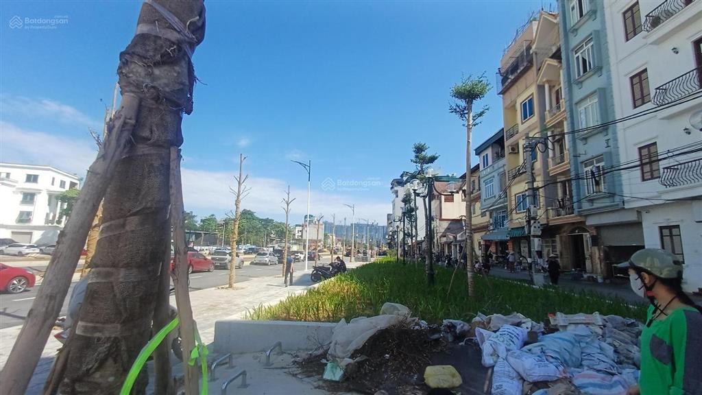 Cho thuê mb kinh doanh đường nguyễn văn huyên kéo dài đoạn mới thi công xong 120m sàn giá 20tr